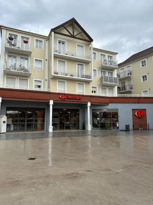Apartment Pres De Bailly-Romainvilliers